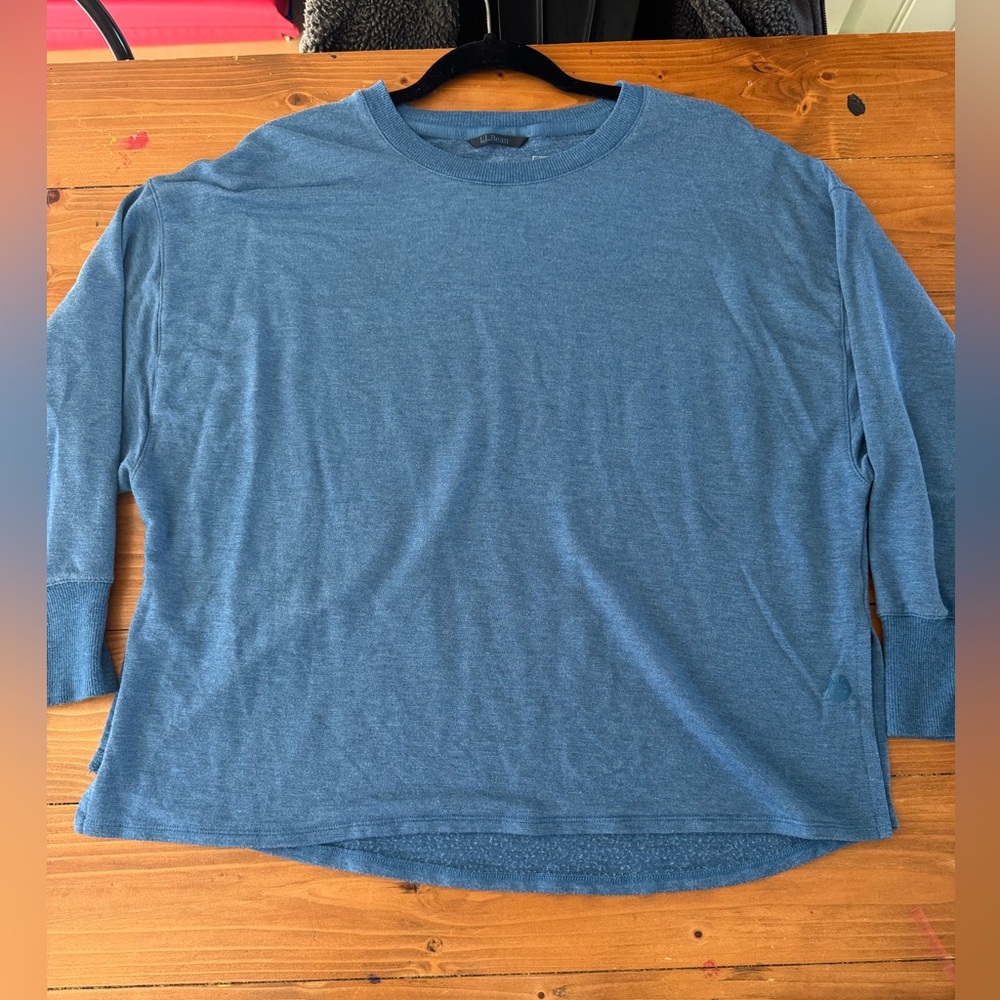 L.L. Bean Blue‎ Long Sleeve Tee
